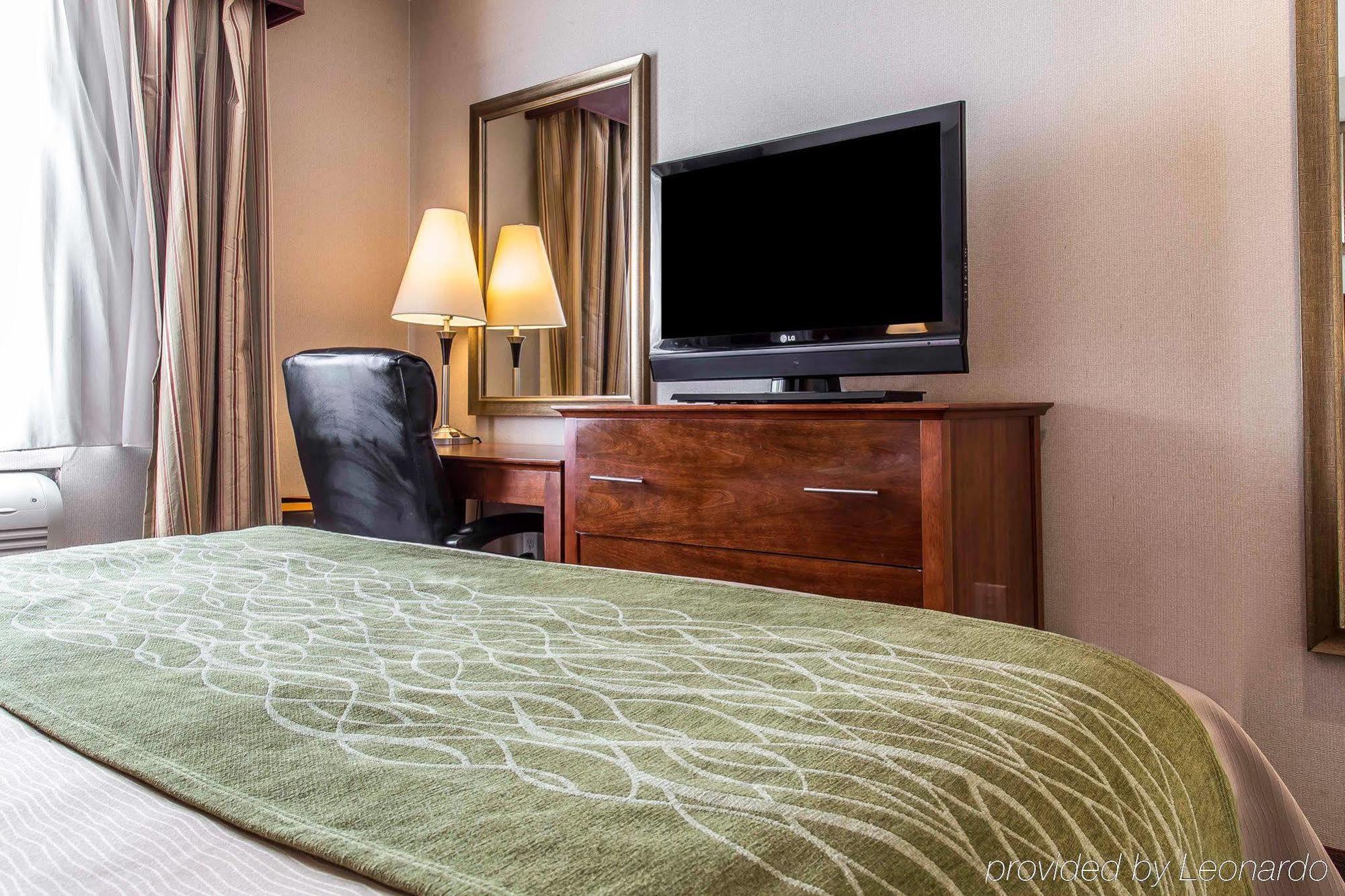 Avion Near Lga Airport, Ascend Collection Nova York